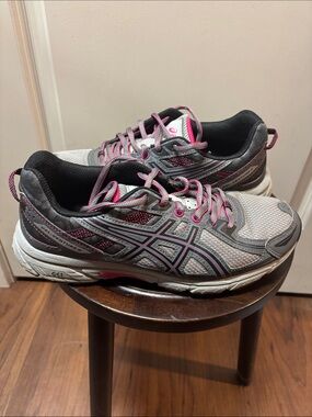 ASICS Gray and Pink Women's Athletic Running Shoes Womens Size 9